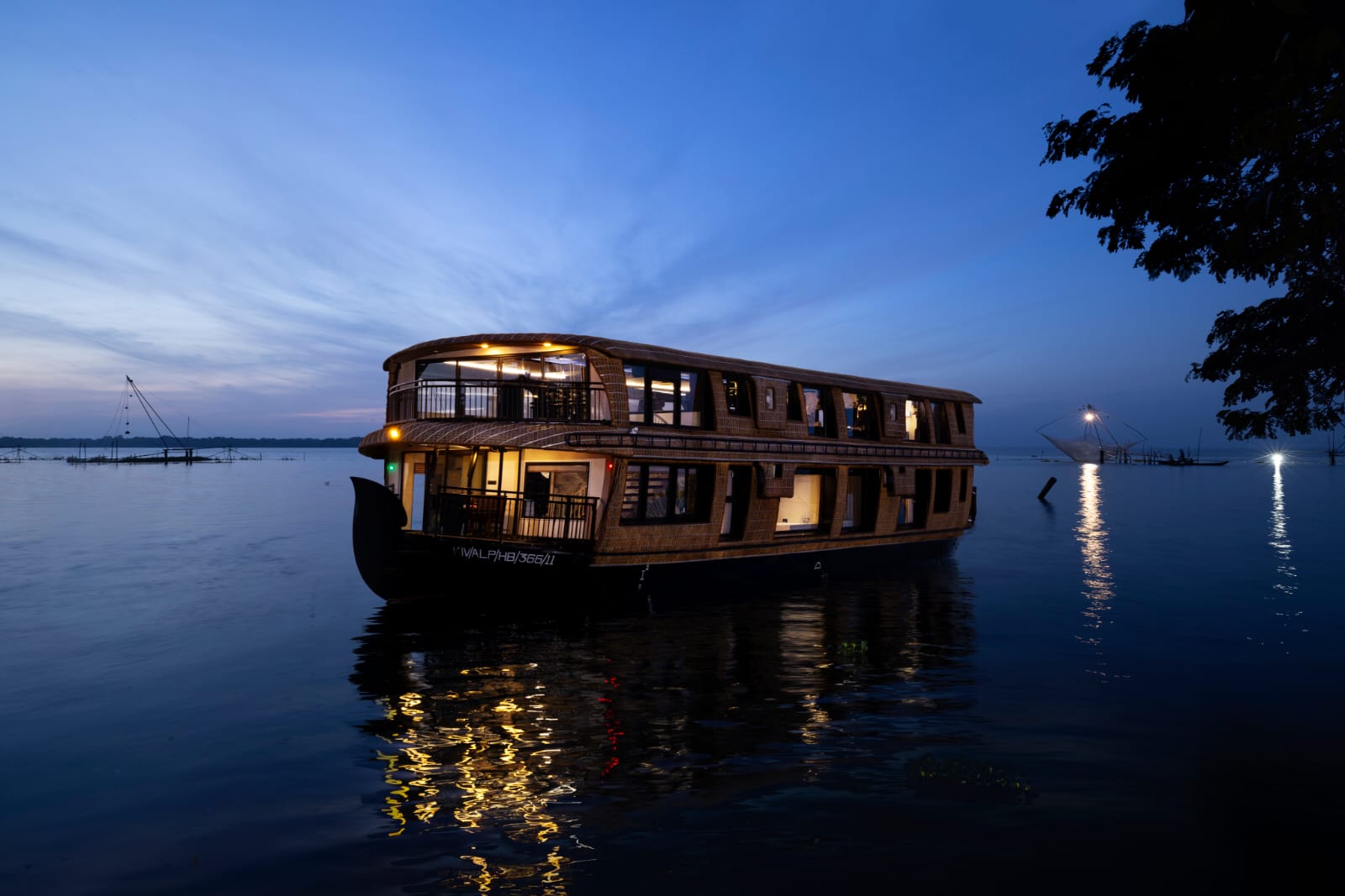Lexica Houseboat View 7