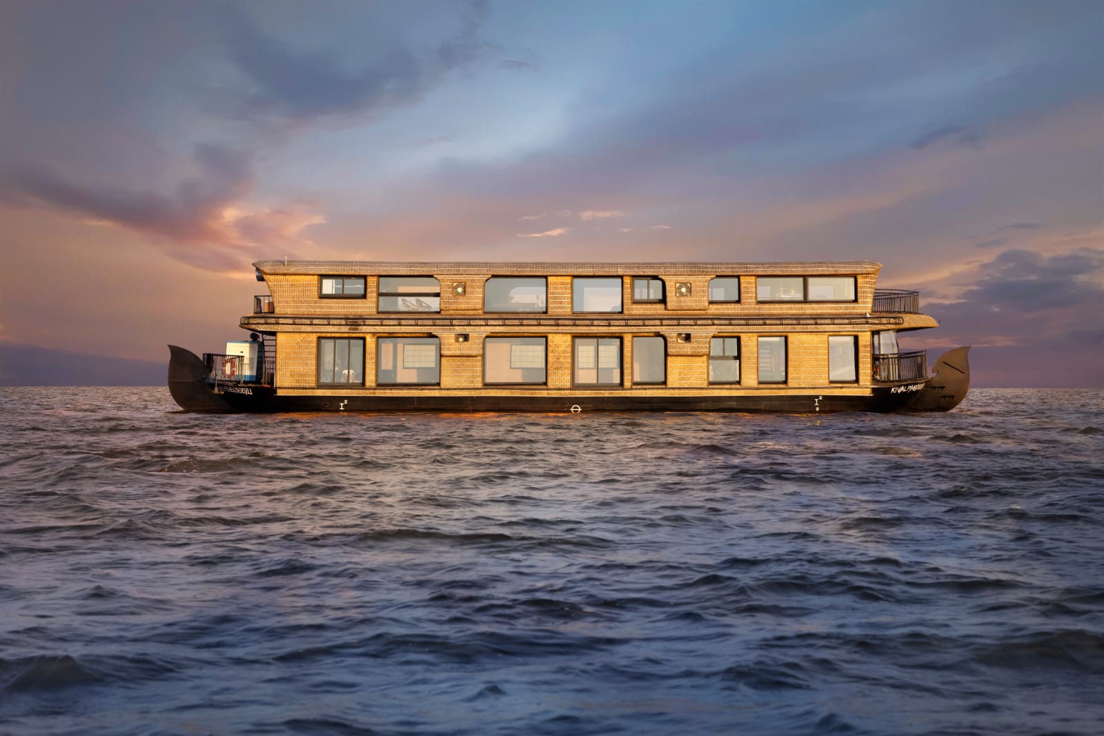 Lexica Houseboat View 7